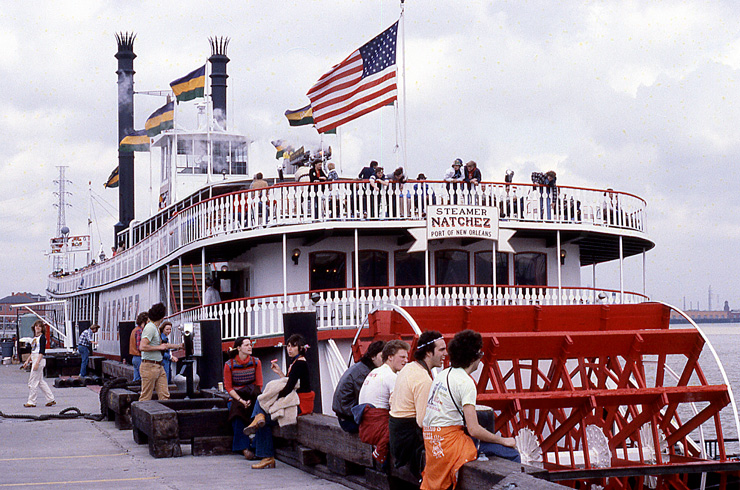 Paddle steamer Natchez